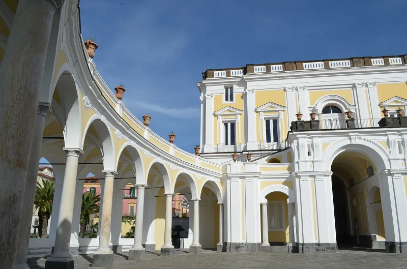 “Il San Carlo sotto le Stelle” a Villa Campolieto di Ercolano: il programma